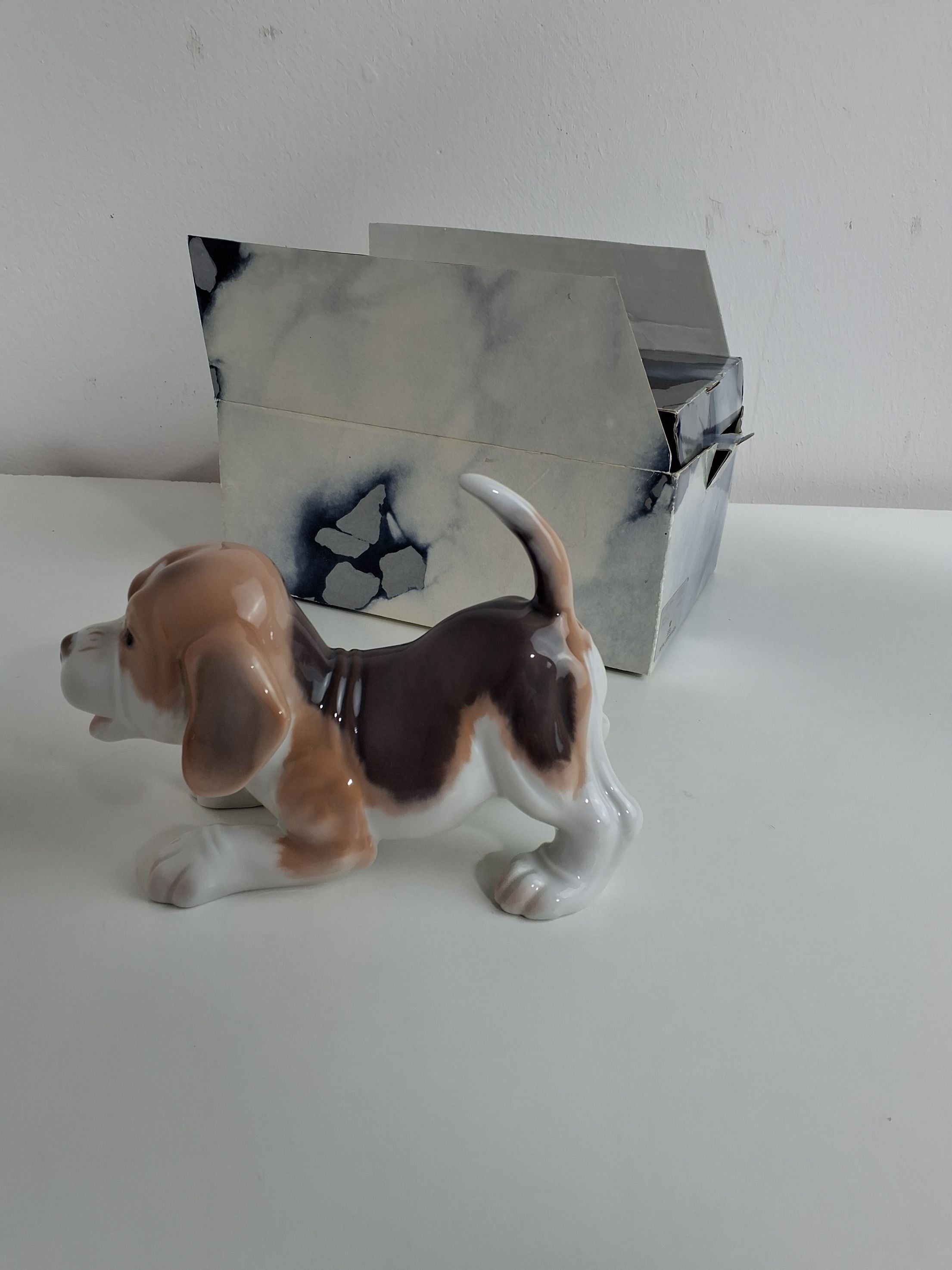 RC Beagle Figur